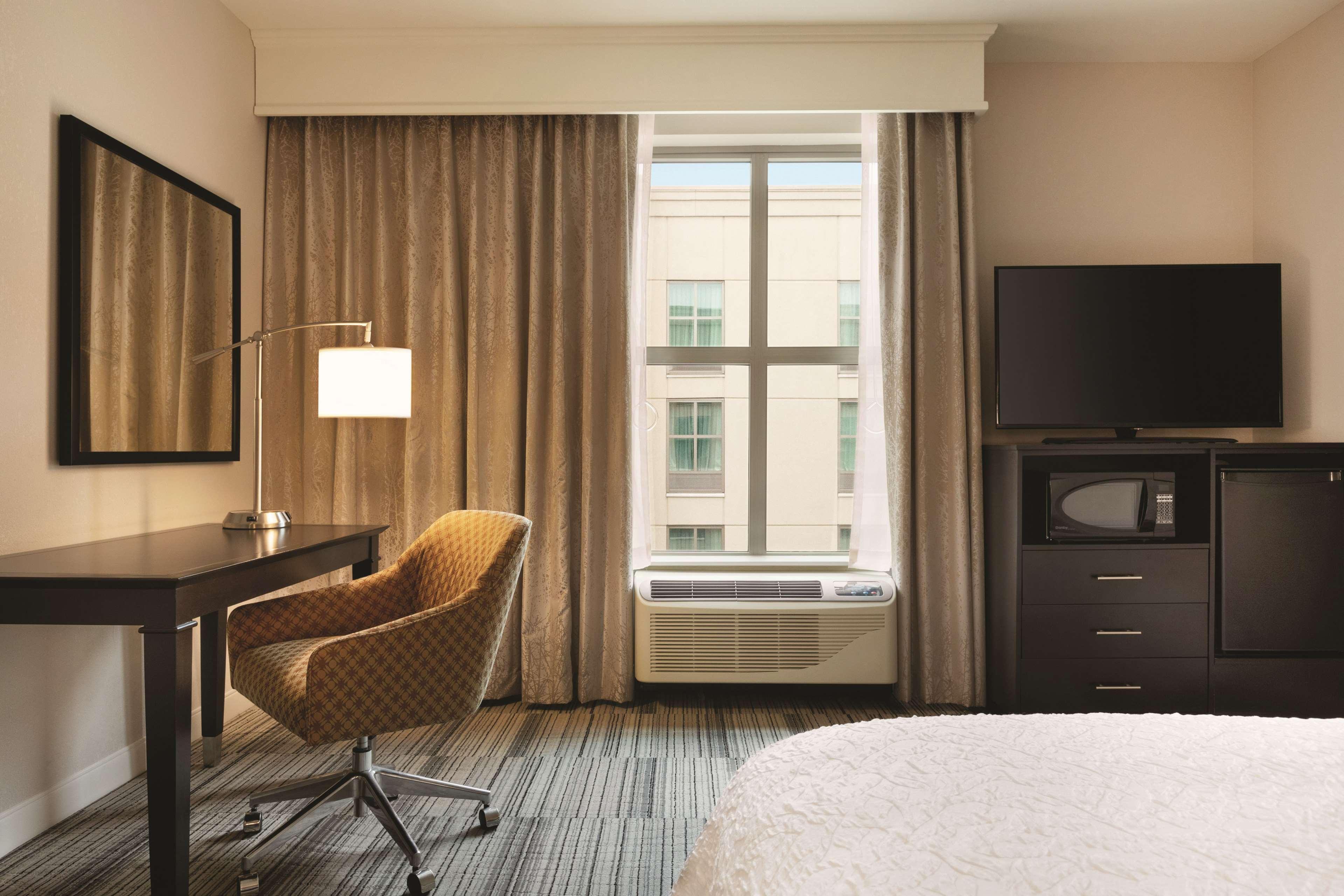 Hampton Inn & Suites - Roanoke-Downtown, Va Екстер'єр фото