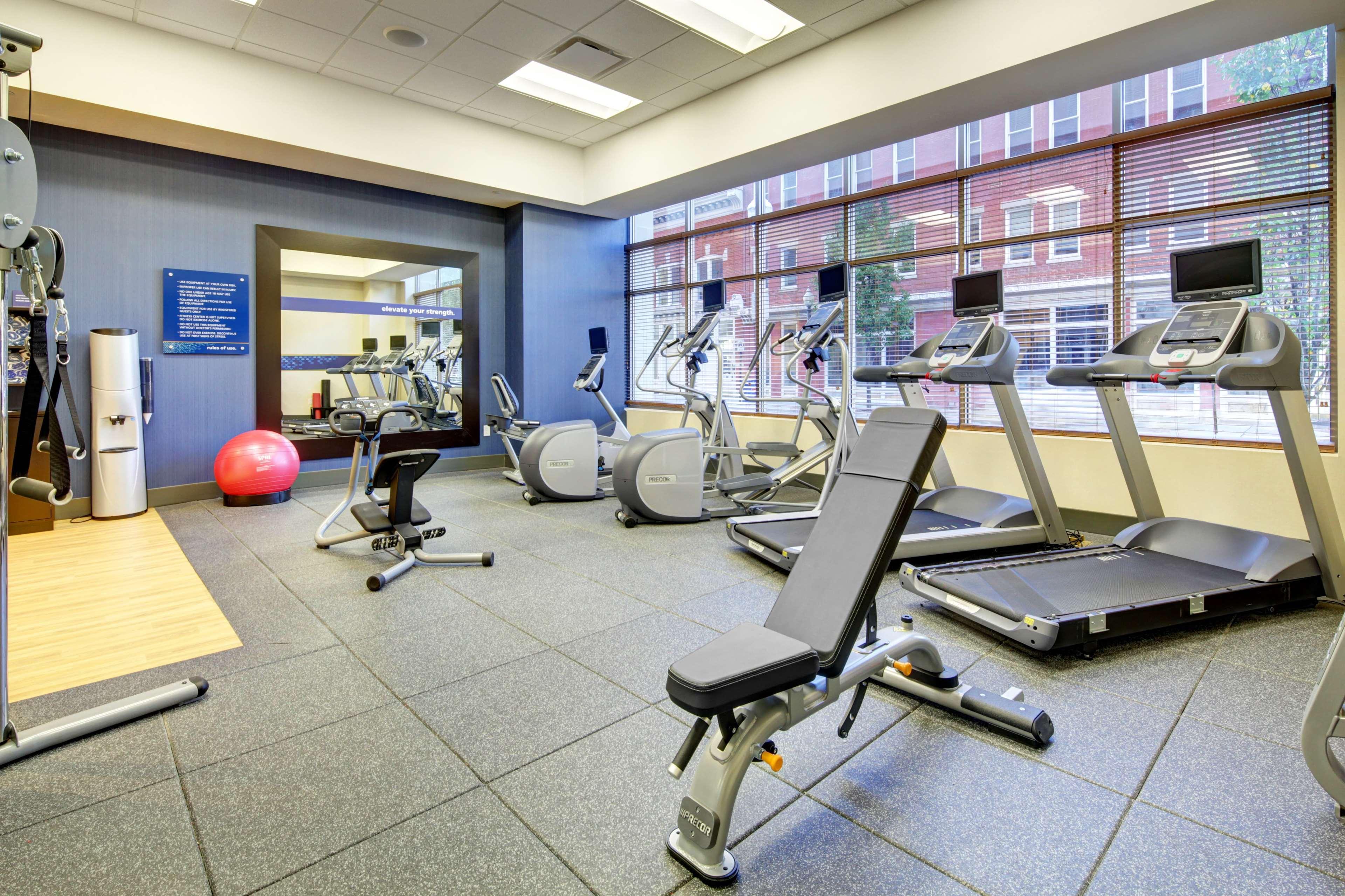 Hampton Inn & Suites - Roanoke-Downtown, Va Екстер'єр фото