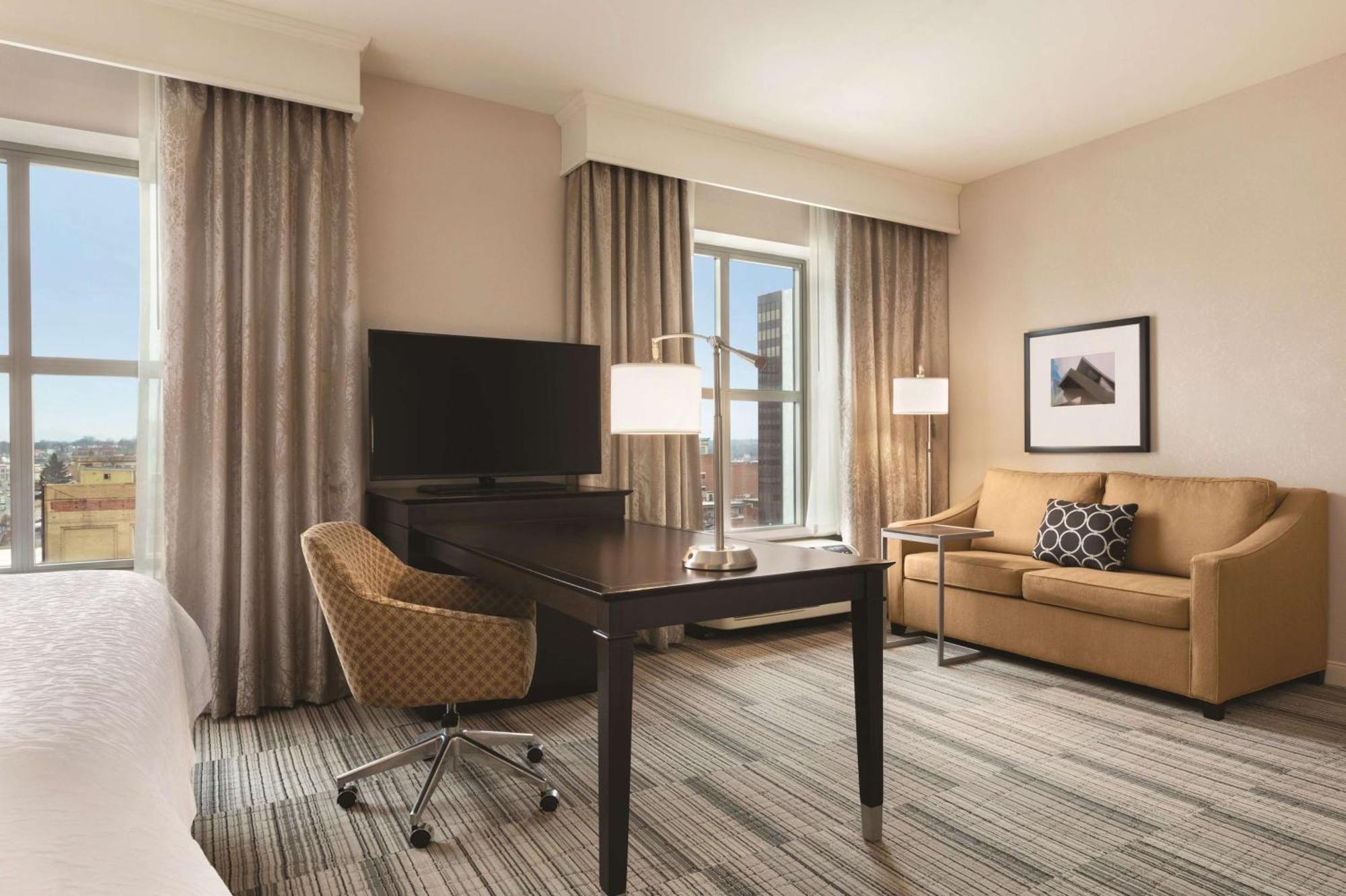 Hampton Inn & Suites - Roanoke-Downtown, Va Екстер'єр фото